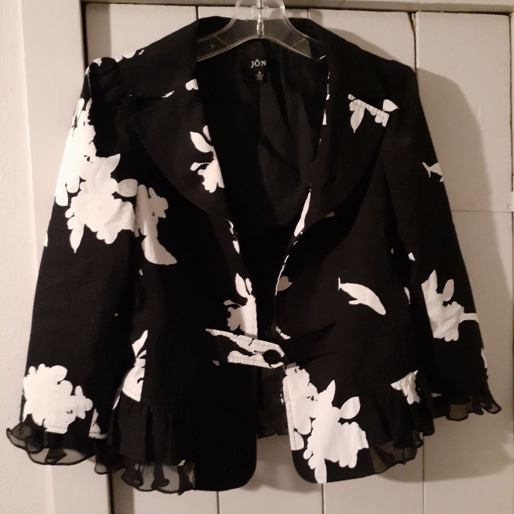BEAUTIFUL BLazer!!!